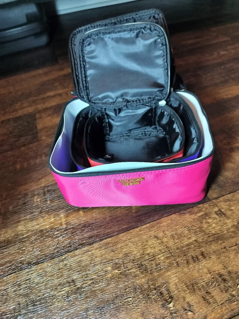 Victoria’s Secret 3-Piece Cosmetic Bag Set NWT.